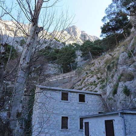 Apartments With A Parking Space Omis - 4327 Exterior foto